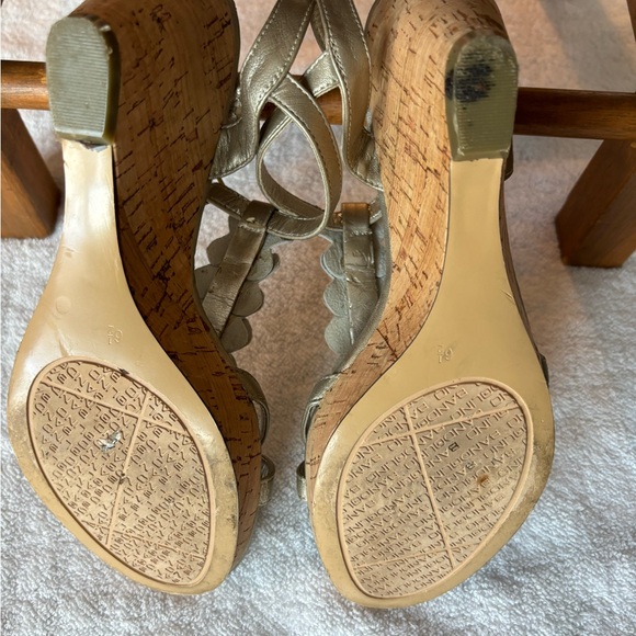 Bandolino Metallic Ninette Wedge Sandals - size 6 - Picture 7 of 8